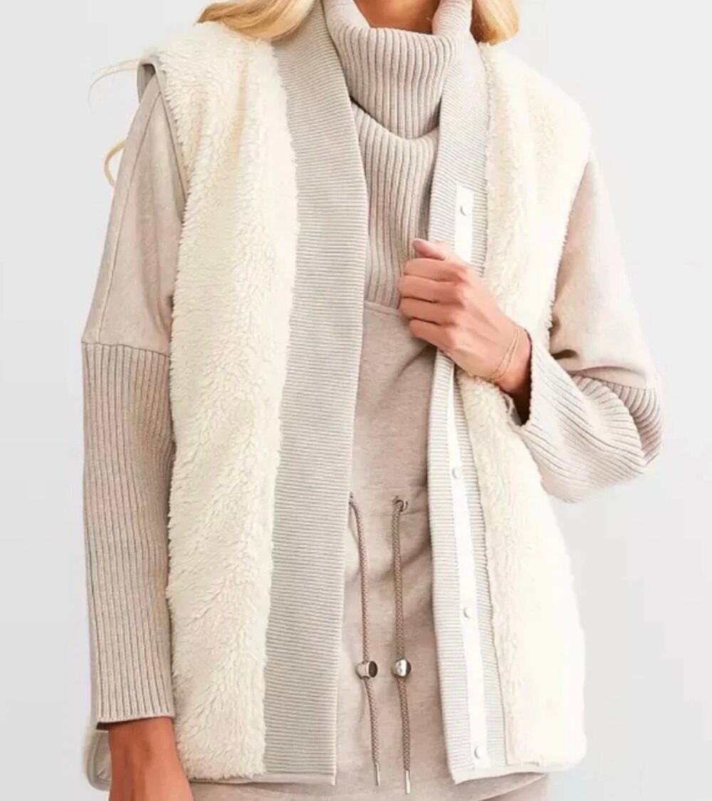 Varley Covey Reversible Sherpa Quilted Vest Gilet Dove Sandshell Small